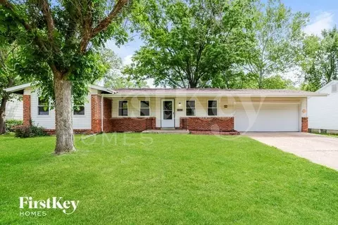 2240 Spoonwood Ln, Florissant, MO 63033
