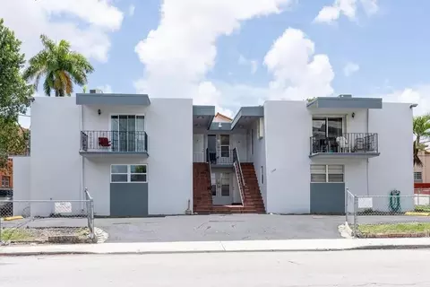 1390 NW 2nd St #3, Miami, FL 33125