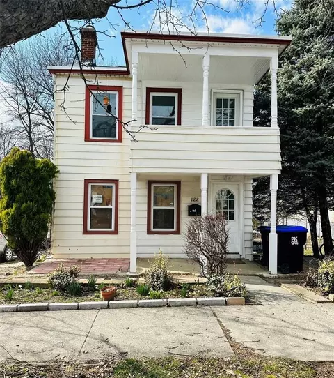 122 N Clinton St #1, Poughkeepsie, NY 12601