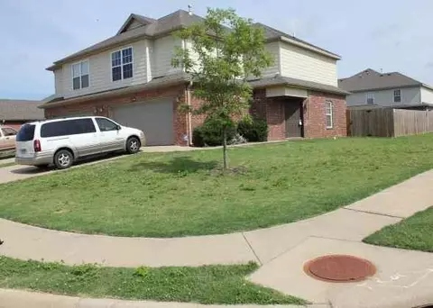 824 Oakwood Ct #824, Centerton, AR 72719