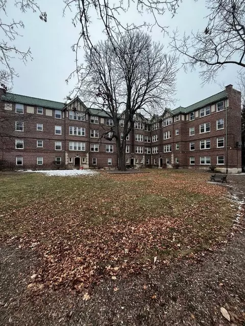 1108 Curtiss St #B5, Downers Grove, IL 60515