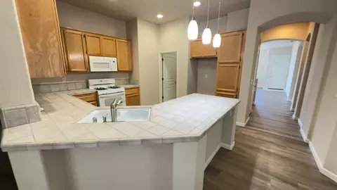 99 Jarvis Cir, Sacramento, CA 95834