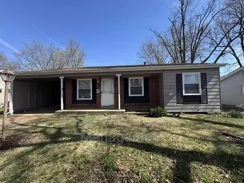 513 Coachway Ln, Hazelwood, MO 63042