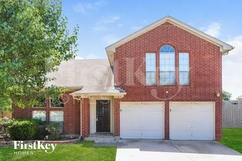 5902 Silverpoint Ct, Arlington, TX 76017
