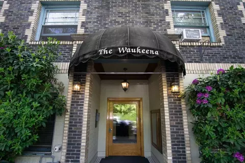 1904 NE Couch St #108, Portland, OR 97232
