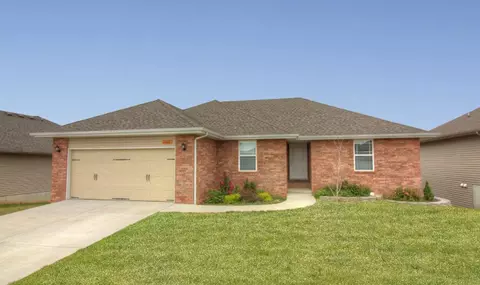 2460 W Spring Water St, Springfield, MO 65803