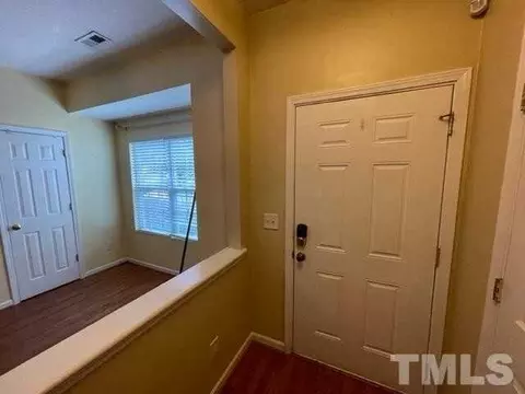 11 Edgebrook Cir, Durham, NC 27703