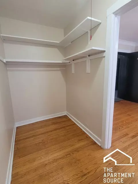 1717 W North Shore Ave #2E, Chicago, IL 60626