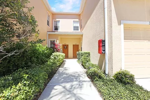 3656 Parkridge Cir, Sarasota, FL 34243