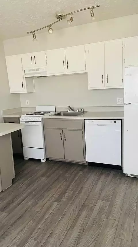 1311 Louisiana Blvd NE #212, Albuquerque, NM 87110