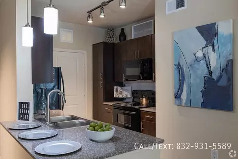 2600 Ella Blvd #21EA, Houston, TX 77008