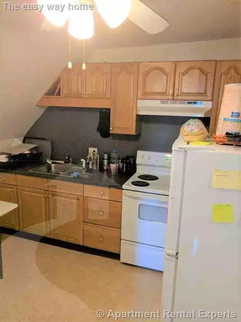 60 Walden St #4, Cambridge, MA 02140