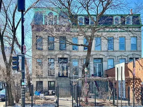 238 S Ashland Ave #TH2, Chicago, IL 60607