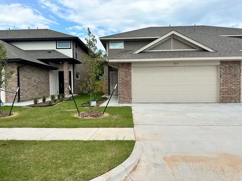 230 SW 34th St #813, Moore, OK 73160