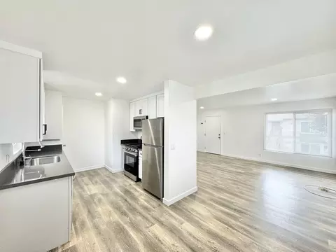 4132 W 118th St #B, Hawthorne, CA 90250