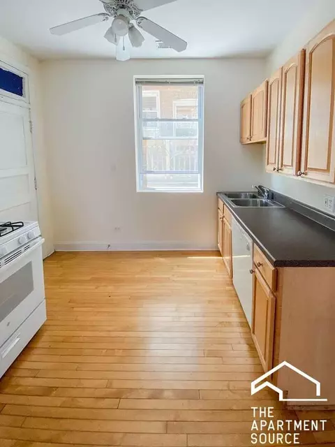 857 W Cornelia Ave #1N, Chicago, IL 60657