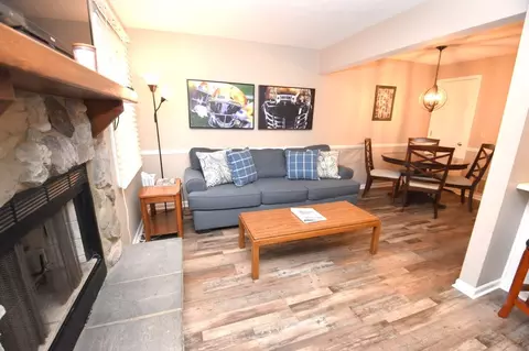 ivy ct, South Bend, IN 46637