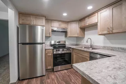 19313 36th Ave W #28, Lynnwood, WA 98036