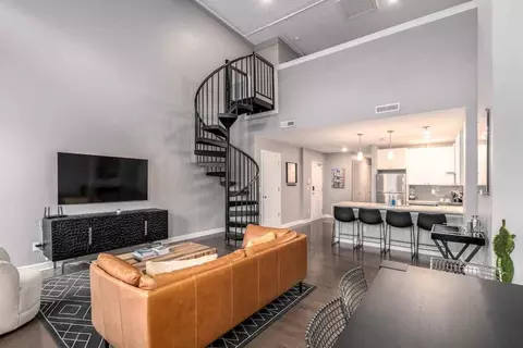 race st, Cincinnati, OH 45202