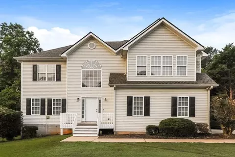 195 Ridgecrest Dr, Fayetteville, GA 30215