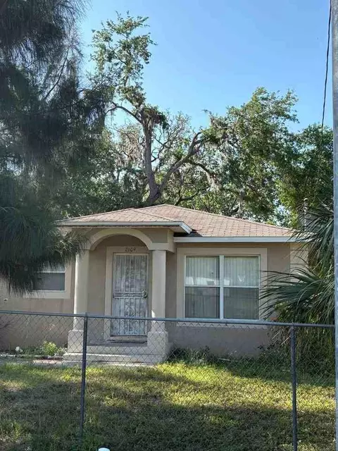 2609 Emma St, Tampa, FL 33610