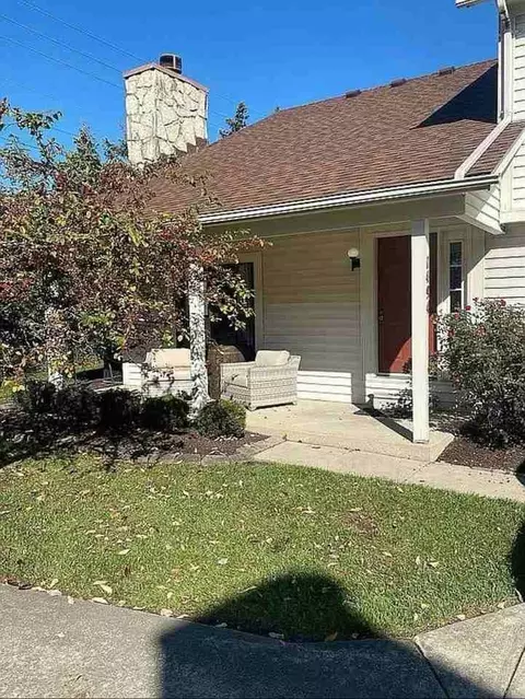 1494 Sanzon Dr, Fairborn, OH 45324
