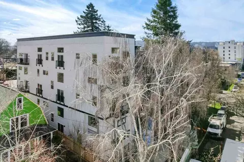 1820 NE Davis St #203, Portland, OR 97232