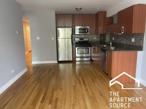 6954 N Greenview Ave #208, Chicago, IL 60626