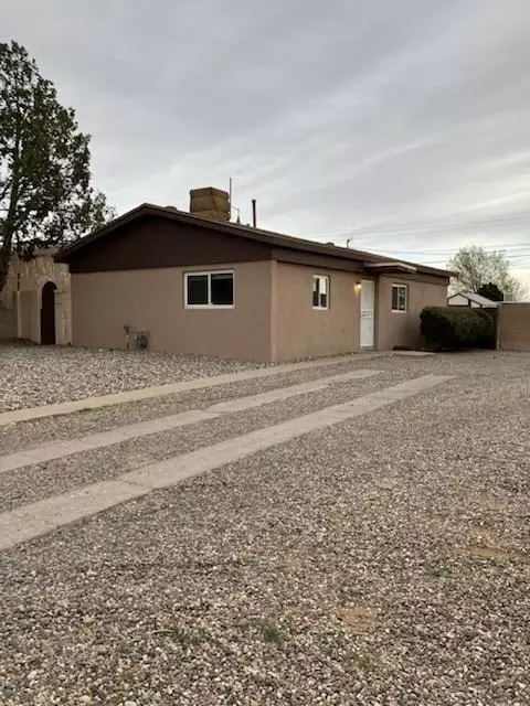 4806 Mescalero Rd NE, Albuquerque, NM 87110