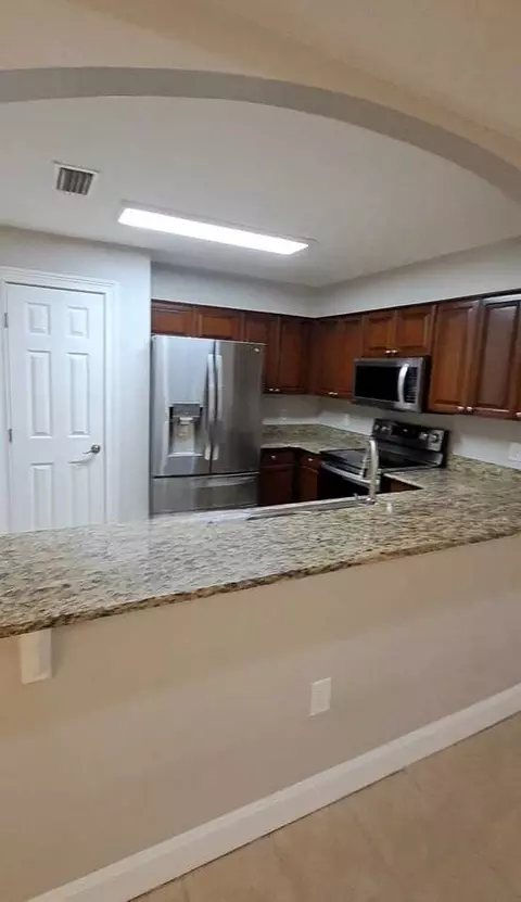 532 NW 39th Rd, Gainesville, FL 32607