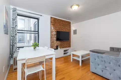 e 93rd st, New York, NY 10128