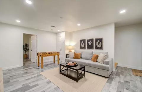 chenevert st, Houston, TX 77004