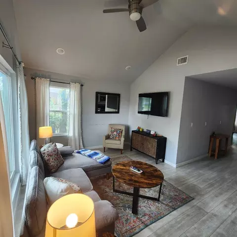 santa monica st, San Antonio, TX 78201