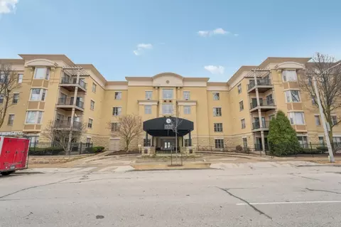 1300 N Prospect Ave #326, Milwaukee, WI 53202