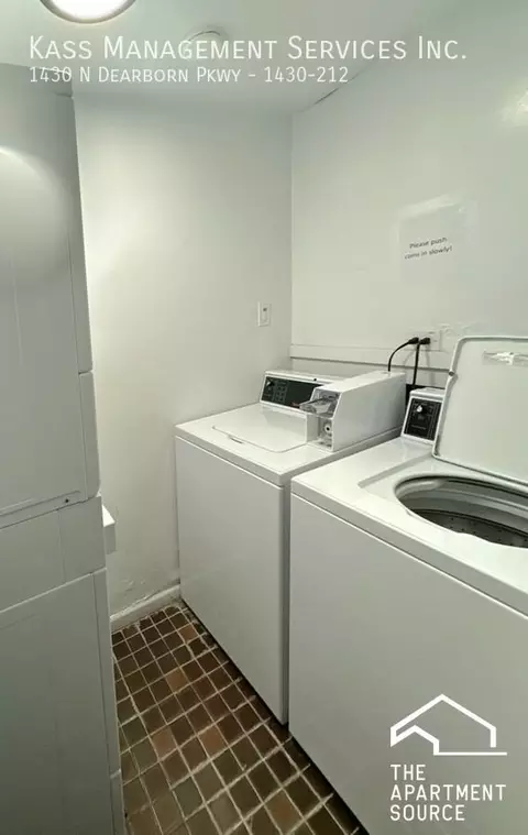 1430 N Dearborn St #313, Chicago, IL 60610