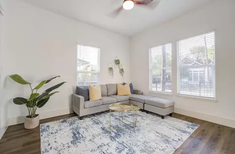 james st, Houston, TX 77009