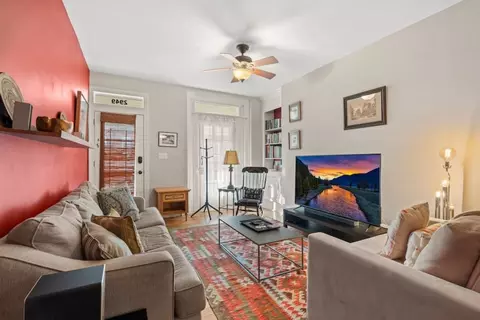 poplar dr, Philadelphia, PA 19130