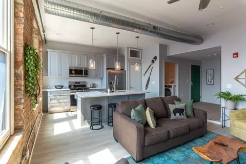 elm st, Cincinnati, OH 45202