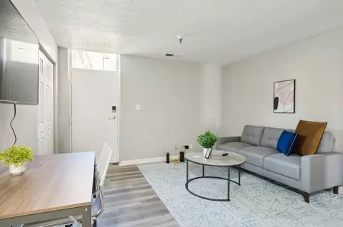 ardella ct, Louisville, KY 40203