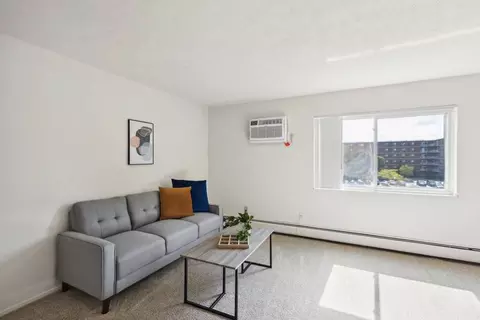 broad vale dr, Parma, OH 44134