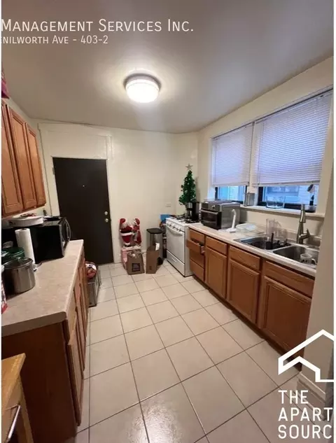 403 S Kenilworth Ave #2, Oak Park, IL 60302