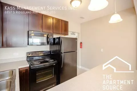 6853 S Ridgeland Ave #201, Chicago, IL 60649
