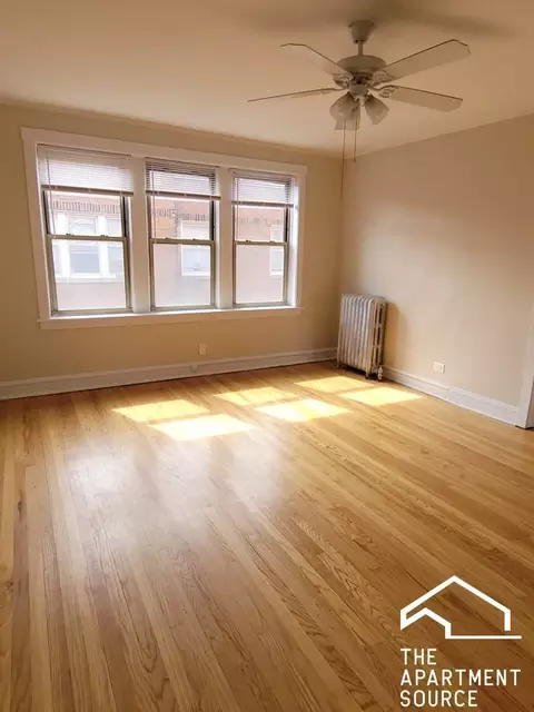 2342 W Touhy Ave #3A, Chicago, IL 60645