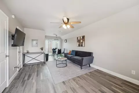e arkansas ln, Arlington, TX 76010