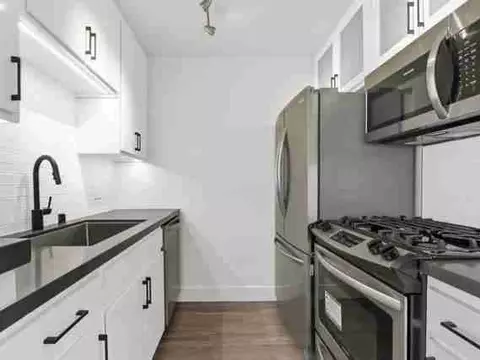 10959 Rochester Ave, Los Angeles, CA 90024