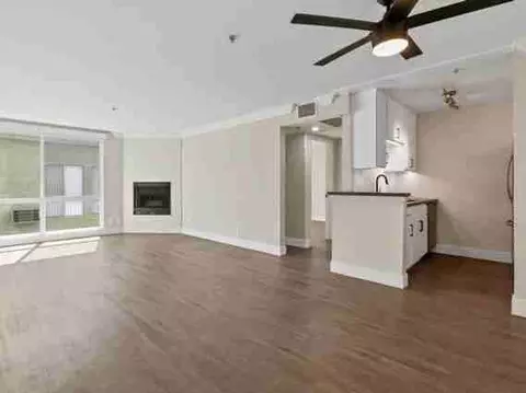 10959 Rochester Ave, Los Angeles, CA 90024