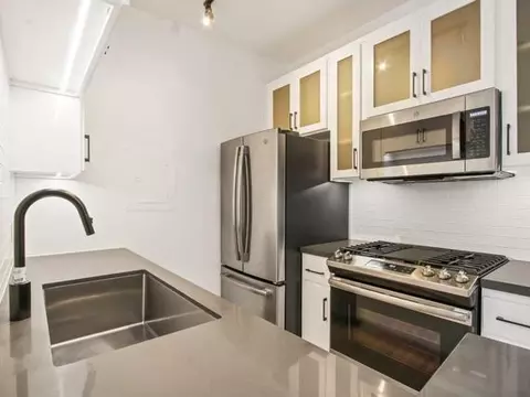 10959 Rochester Ave, Los Angeles, CA 90024