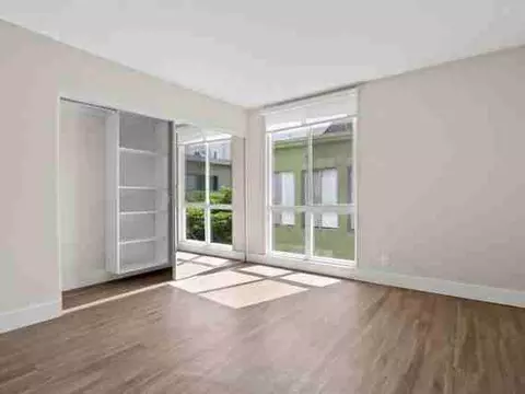 10959 Rochester Ave, Los Angeles, CA 90024