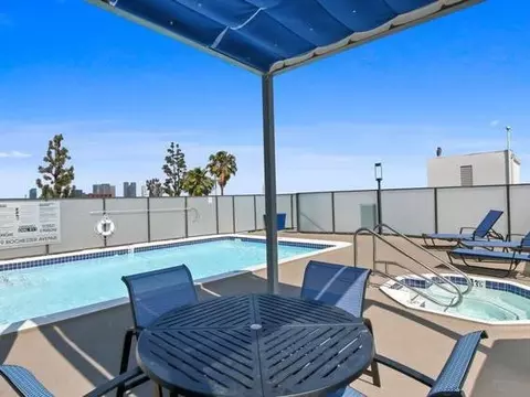 10959 Rochester Ave, Los Angeles, CA 90024