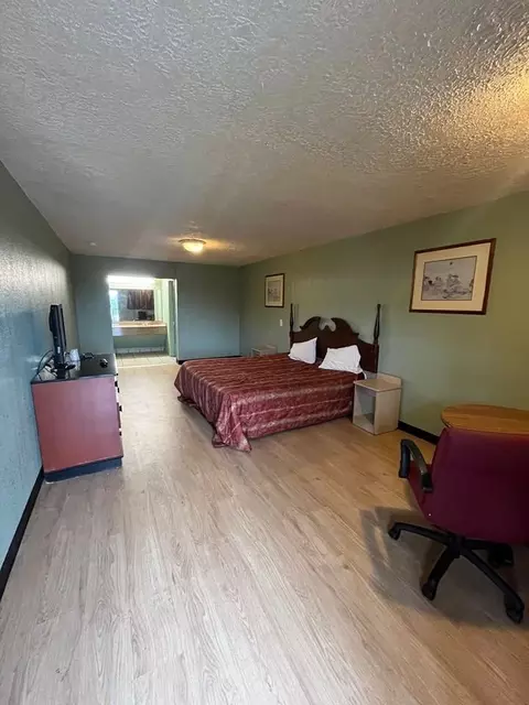 1902 Dickerson Pike, Nashville, TN 37207